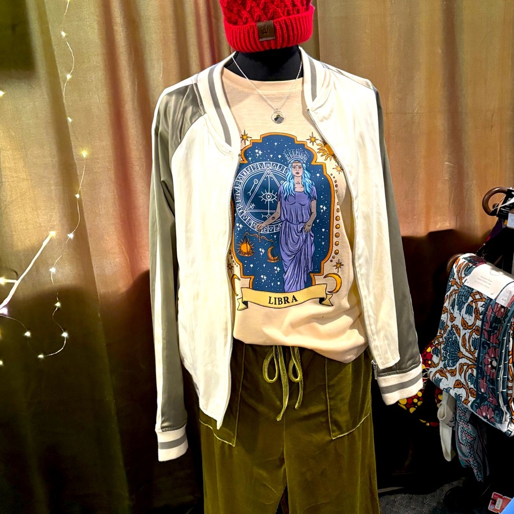 Libra Tee